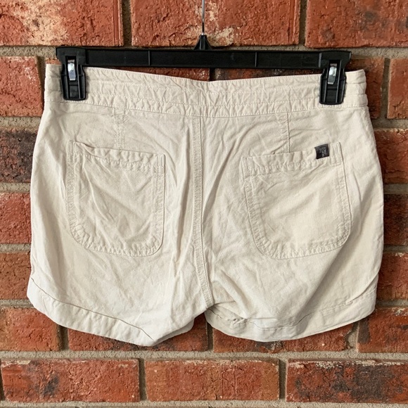 North Face Casual Tan Stripe Women's Shorts - Picture 4 of 7